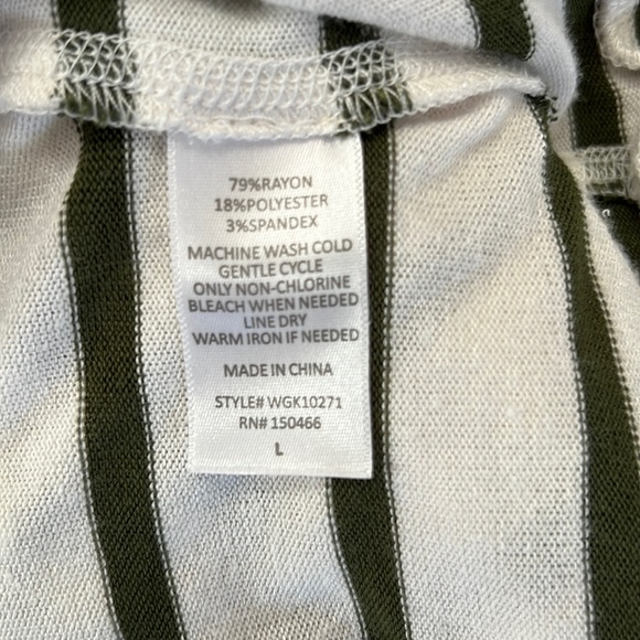 Market & Spruce lightweight army green striped sweater. - Picture 6 of 6